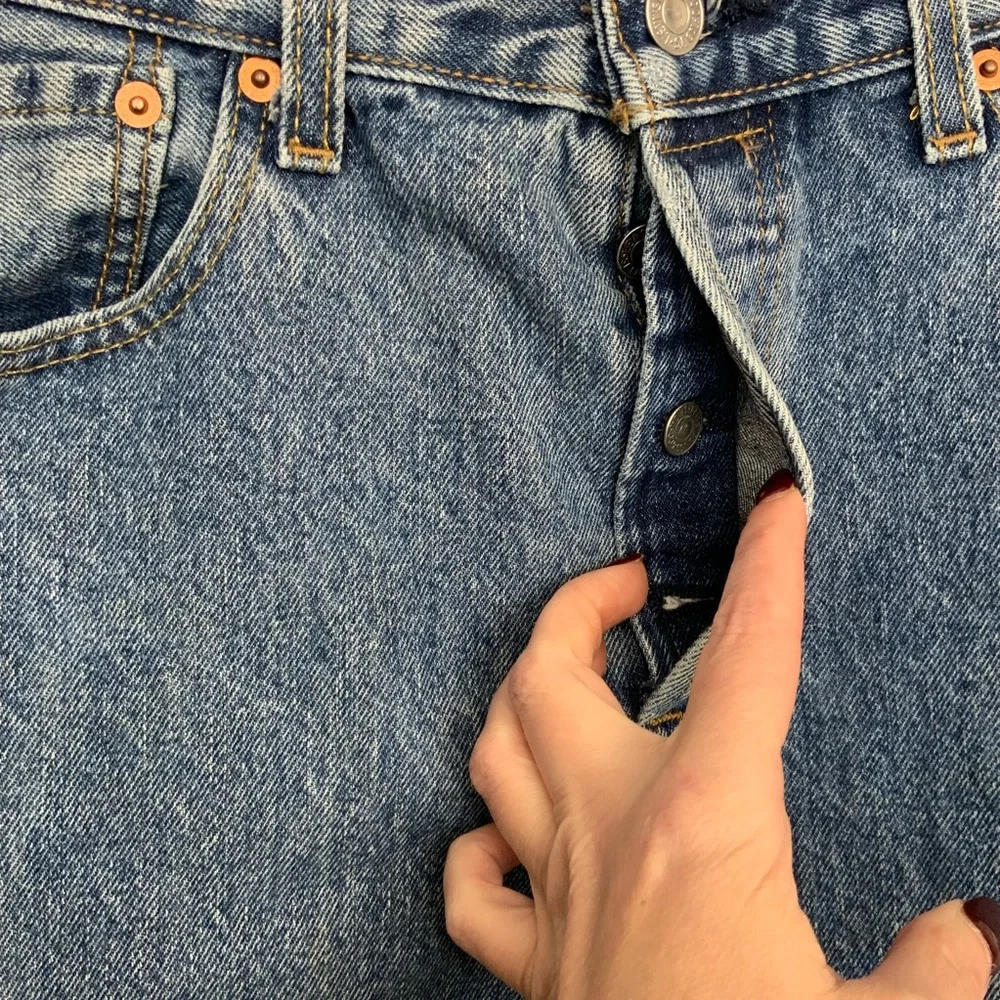Levis 501 Jeans Men 30x32 (32x30) Blue Denim Button Fly Straight Leg Classic Fit